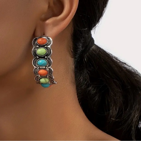 Colorful stud earrings - Picture 1 of 3